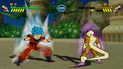 Goku Super Saiyen Bleu contre Freezer Doré dans le jeu Dragon Ball Z Budokai 3 (Mods).