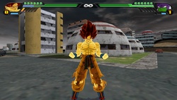 Goku se transforme en pseudo Super Saiyen (Mod de Dragon Ball Z Tenkaichi 3).